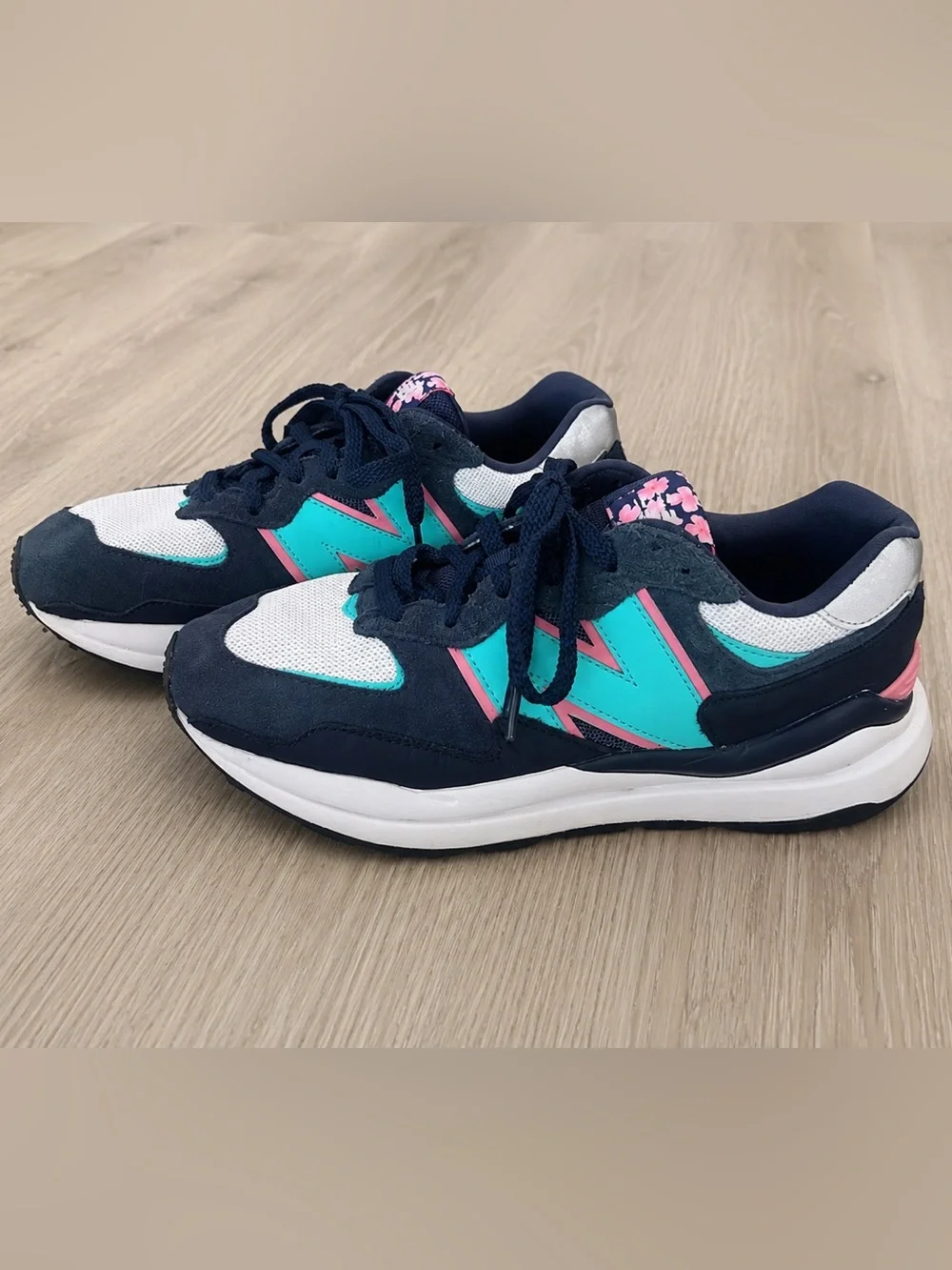 Men’s New Balance Navy and Teal Athletic Sneakers with Pink Accent
